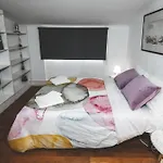 Pensión Star Homes *